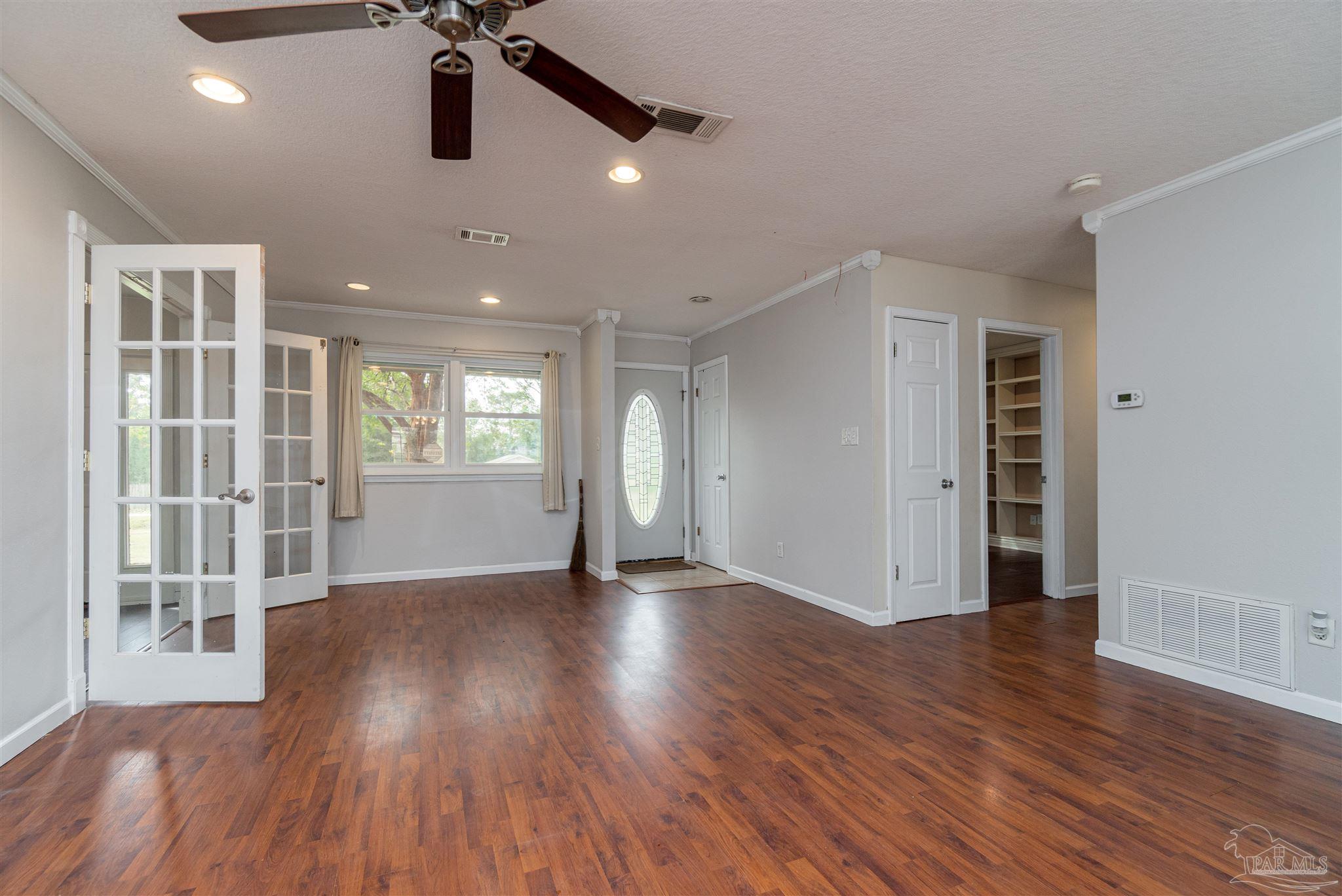 460 Tall Pines Road Cantonment, FL 32533 - Photo 3 of 33 Gallery Image 3