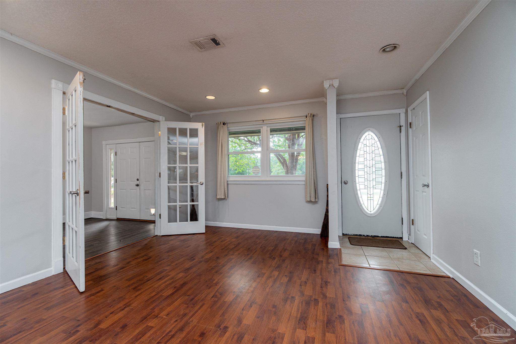 460 Tall Pines Road Cantonment, FL 32533 - Photo 4 of 33 Gallery Image 4