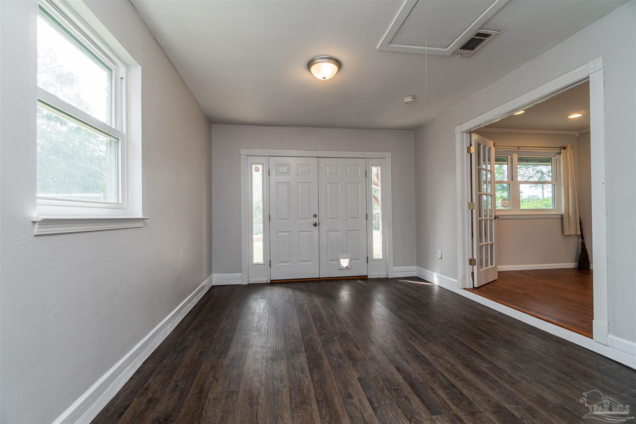 460 Tall Pines Road Cantonment, FL 32533 - Photo 7 of 33 Gallery Image 7