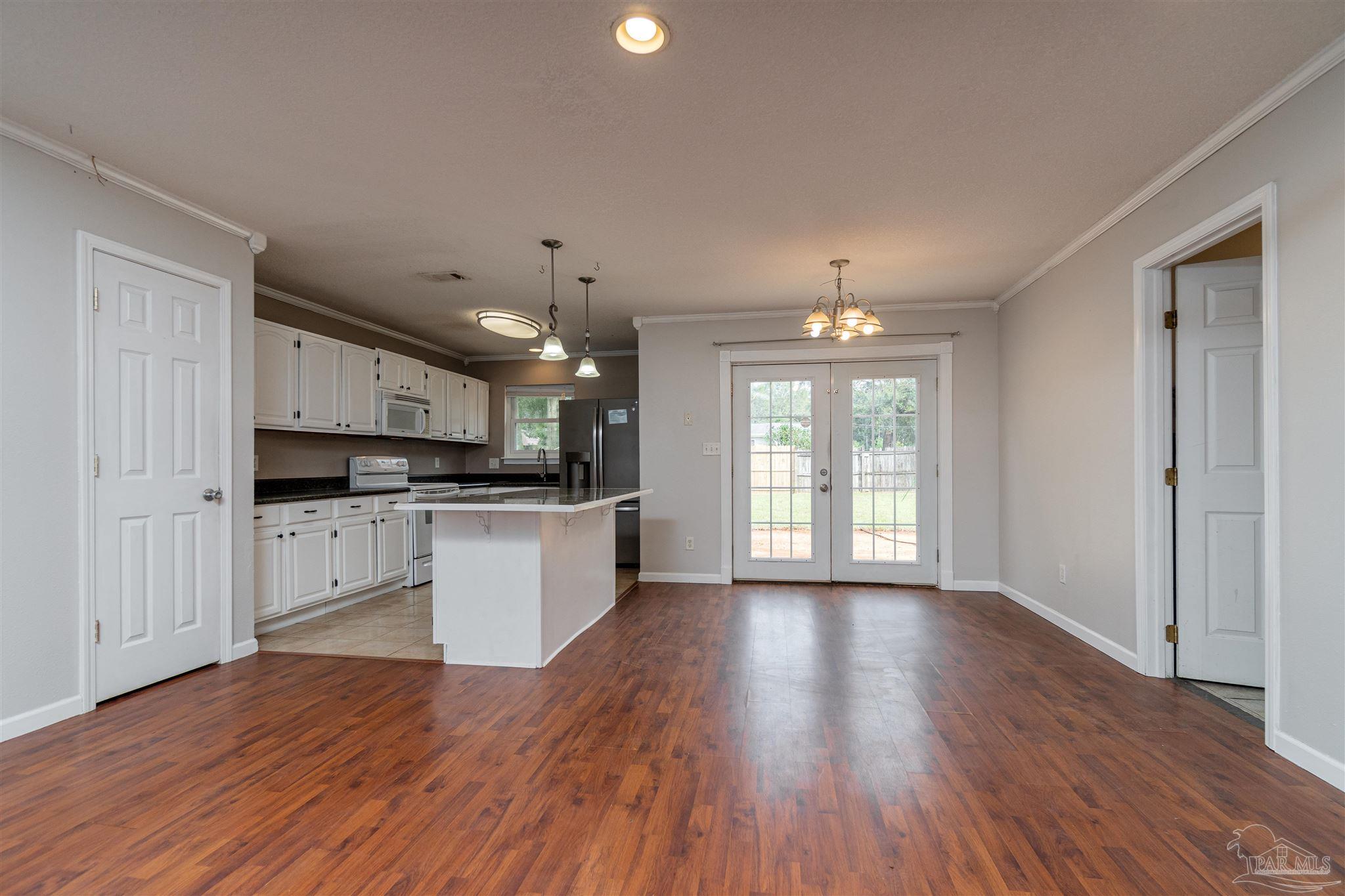 460 Tall Pines Road Cantonment, FL 32533 - Photo 8 of 33 Gallery Image 8