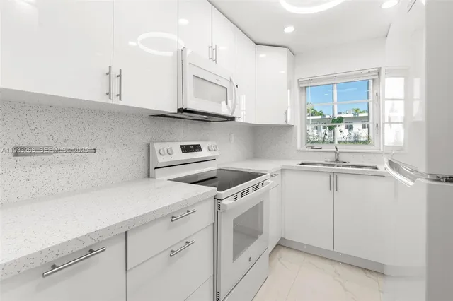 $475,000 | 1820 James Avenue, Unit 2A, Miami Beach, FL 33139