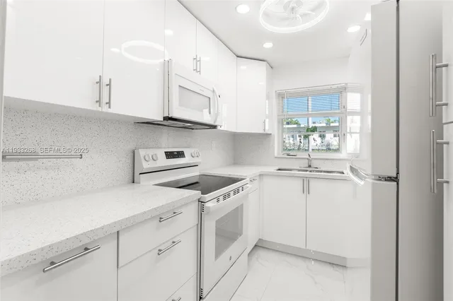 $475,000 | 1820 James Avenue, Unit 2A, Miami Beach, FL 33139