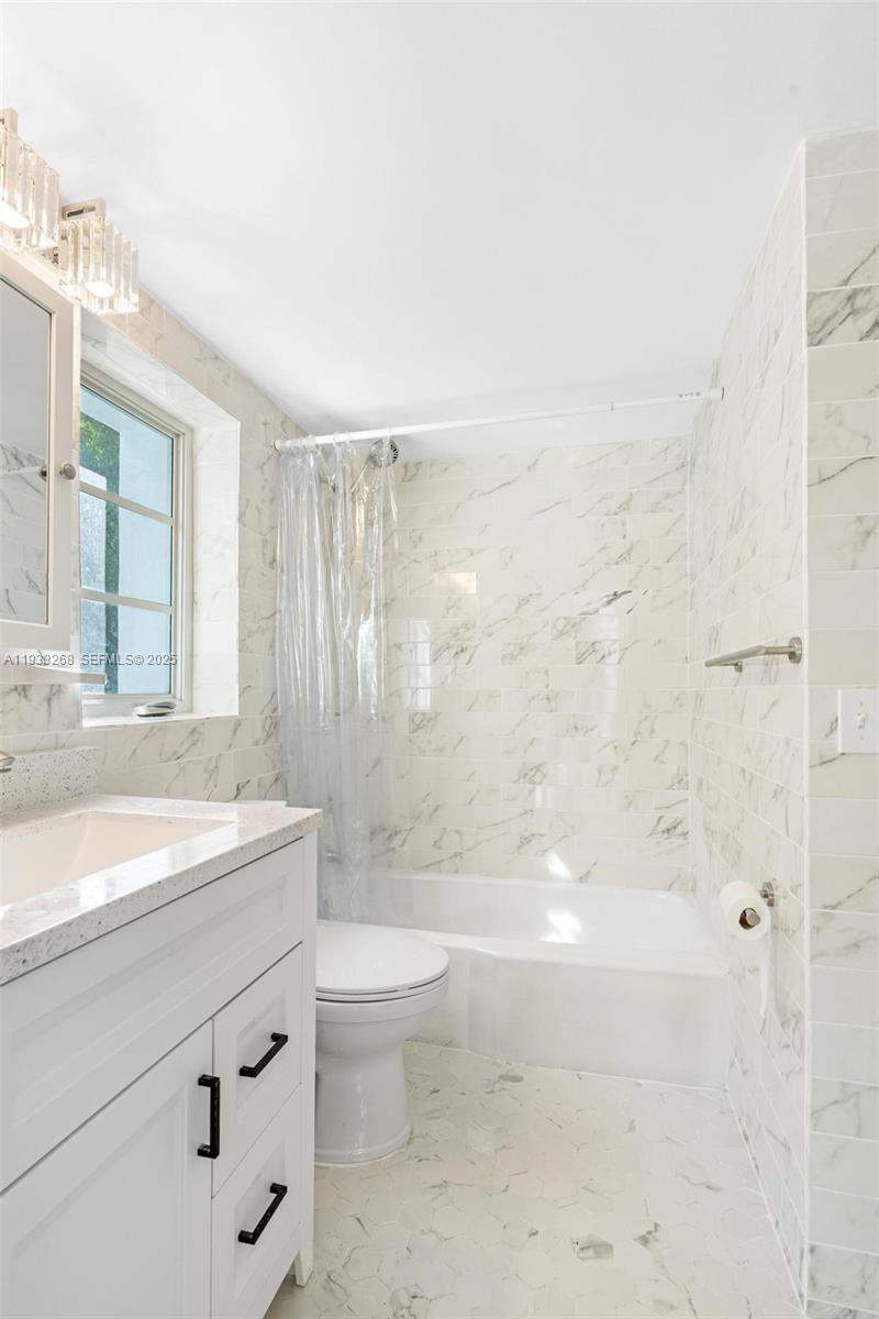 1820 James Avenue, Unit 2A Miami Beach, FL 33139 - Photo 25 of 53