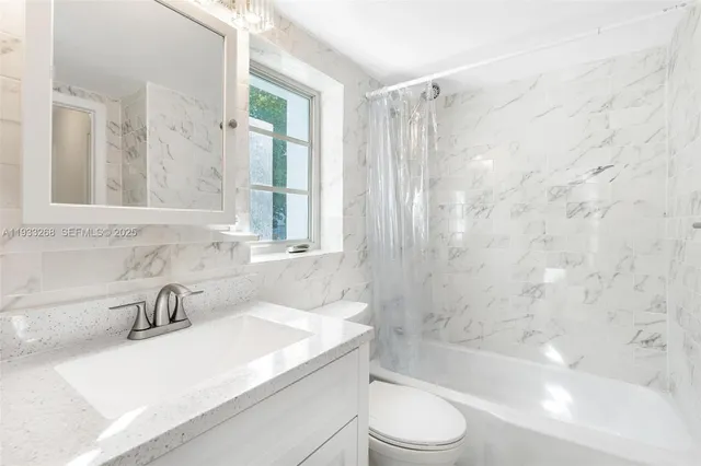 $475,000 | 1820 James Avenue, Unit 2A, Miami Beach, FL 33139