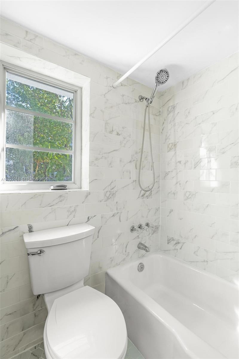 1820 James Avenue, Unit 2A Miami Beach, FL 33139 - Photo 7 of 53