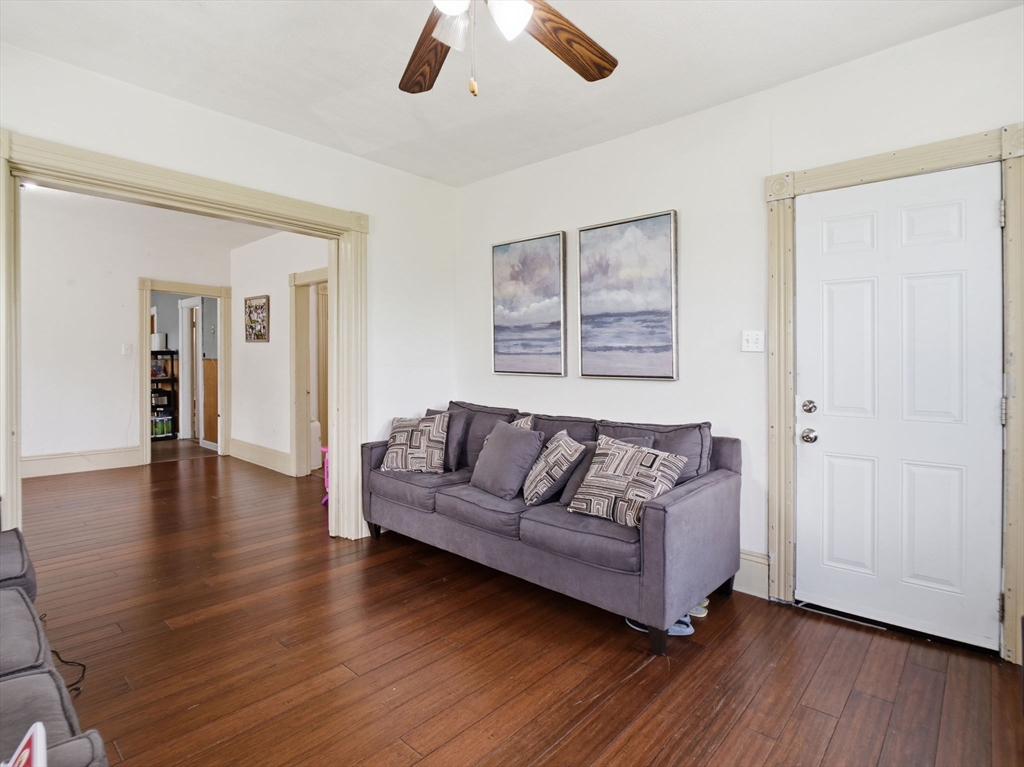 89 Gage Street Worcester, MA 01605 - Photo 3 of 41