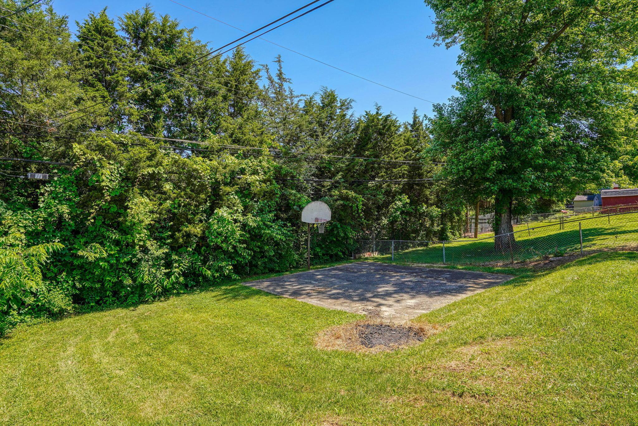 292 East Alcott Road Columbus, OH 43207 - Photo 10 of 33 web_292 Alcott Rd (12)