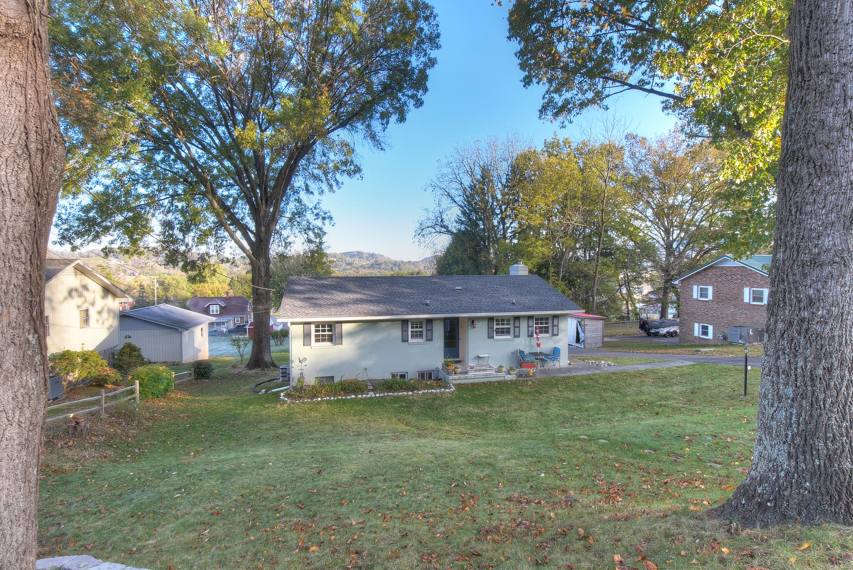 1747 Sylvan Hill Road Elizabethton, TN 37643 - Photo 5 of 49 DSC_0010_1_2