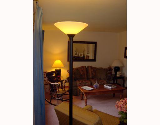 628 Field Club Road Pittsburgh, PA 15238 - Photo 11 of 18 Living Room.