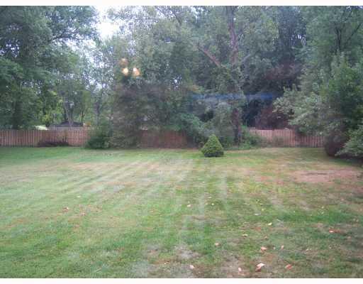 628 Field Club Road Pittsburgh, PA 15238 - Photo 17 of 18 Yard/Garden.