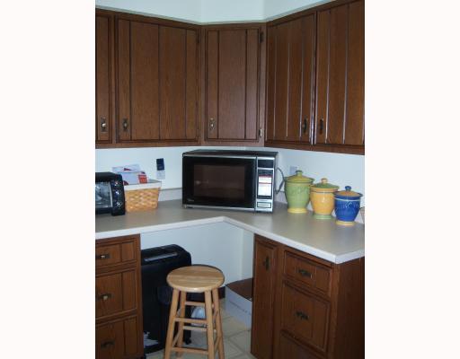 628 Field Club Road Pittsburgh, PA 15238 - Photo 8 of 18 Kitchen.
