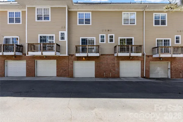 $465,000 | 1127 Ilana Court, Charlotte, NC 28204