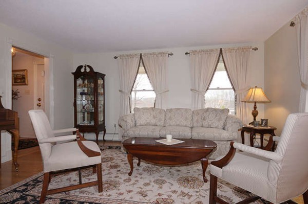 8 Nevada Road Tyngsborough, MA 01879 - Photo 9 of 27 Gallery Image 9
