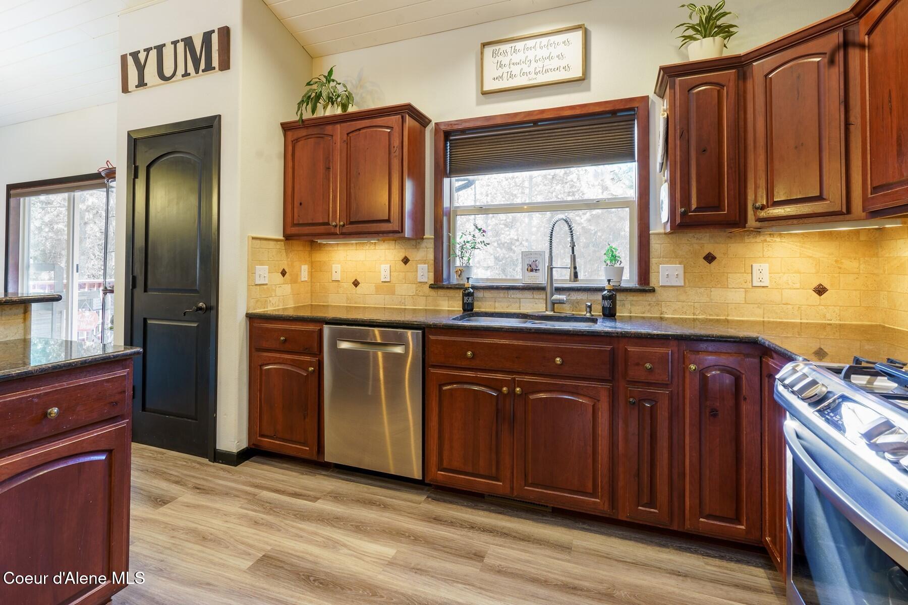 14558 North Saddle Ridge Road Rathdrum, ID 83858 - Photo 11 of 58 Kitchen Sink Views