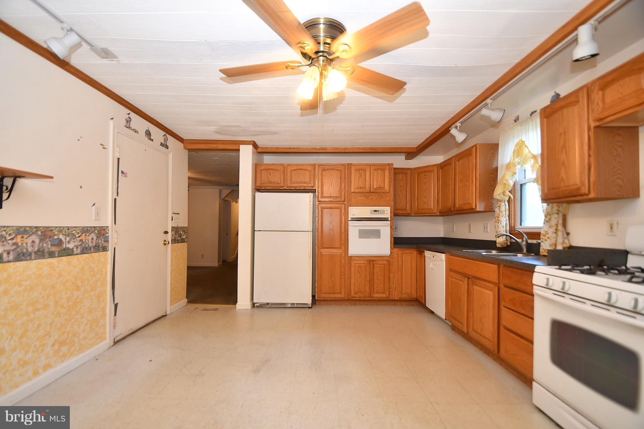 1123 Cold Spring Road Baltimore, MD 21220 - Photo 18 of 30 Kitchen