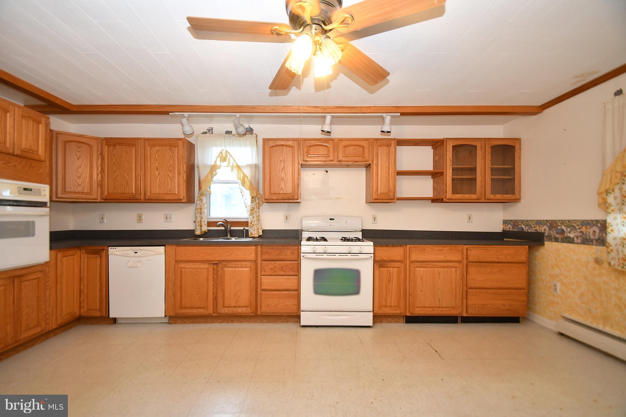 1123 Cold Spring Road Baltimore, MD 21220 - Photo 19 of 30 Kitchen