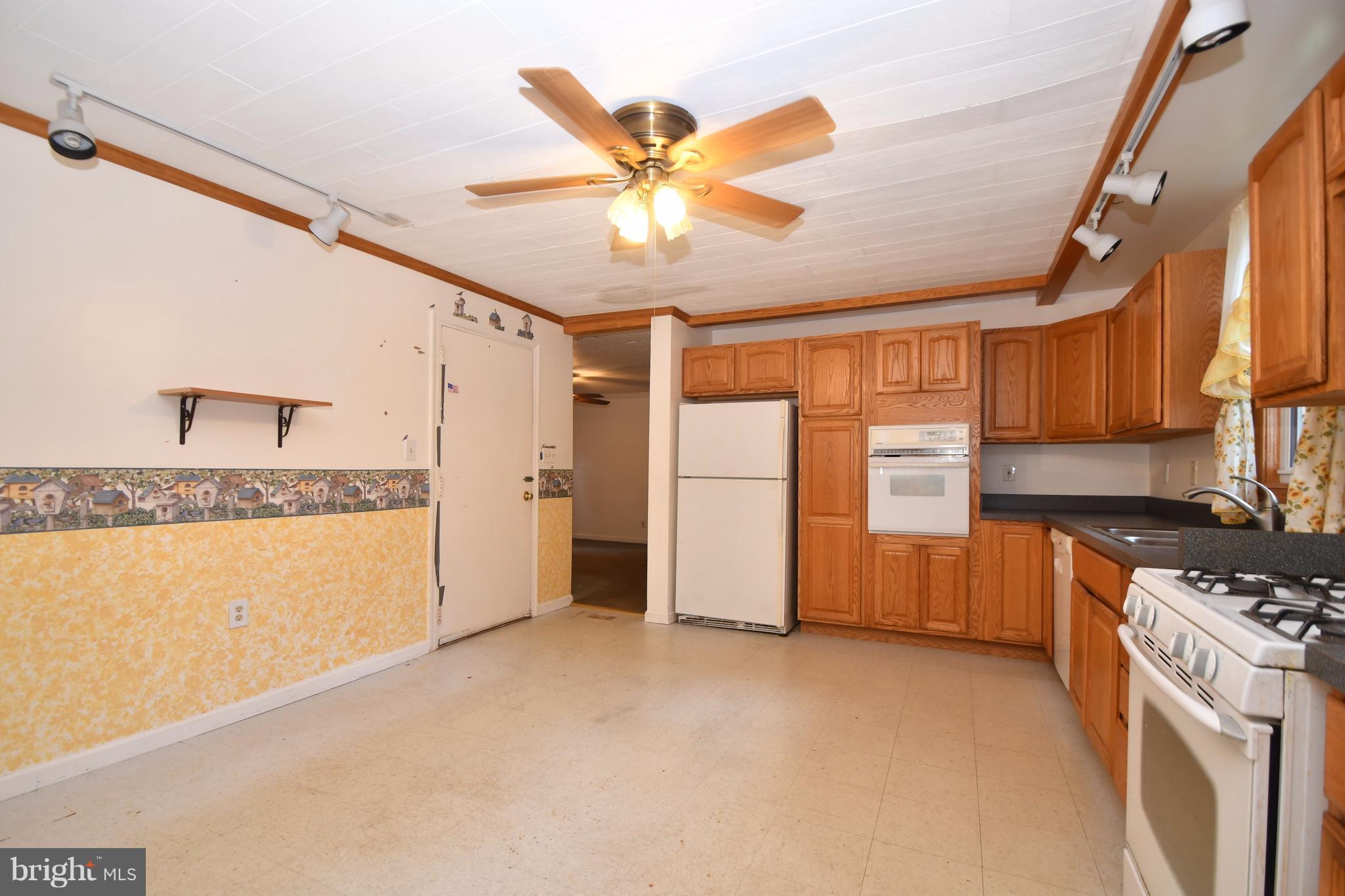 1123 Cold Spring Road Baltimore, MD 21220 - Photo 22 of 30 Kitchen