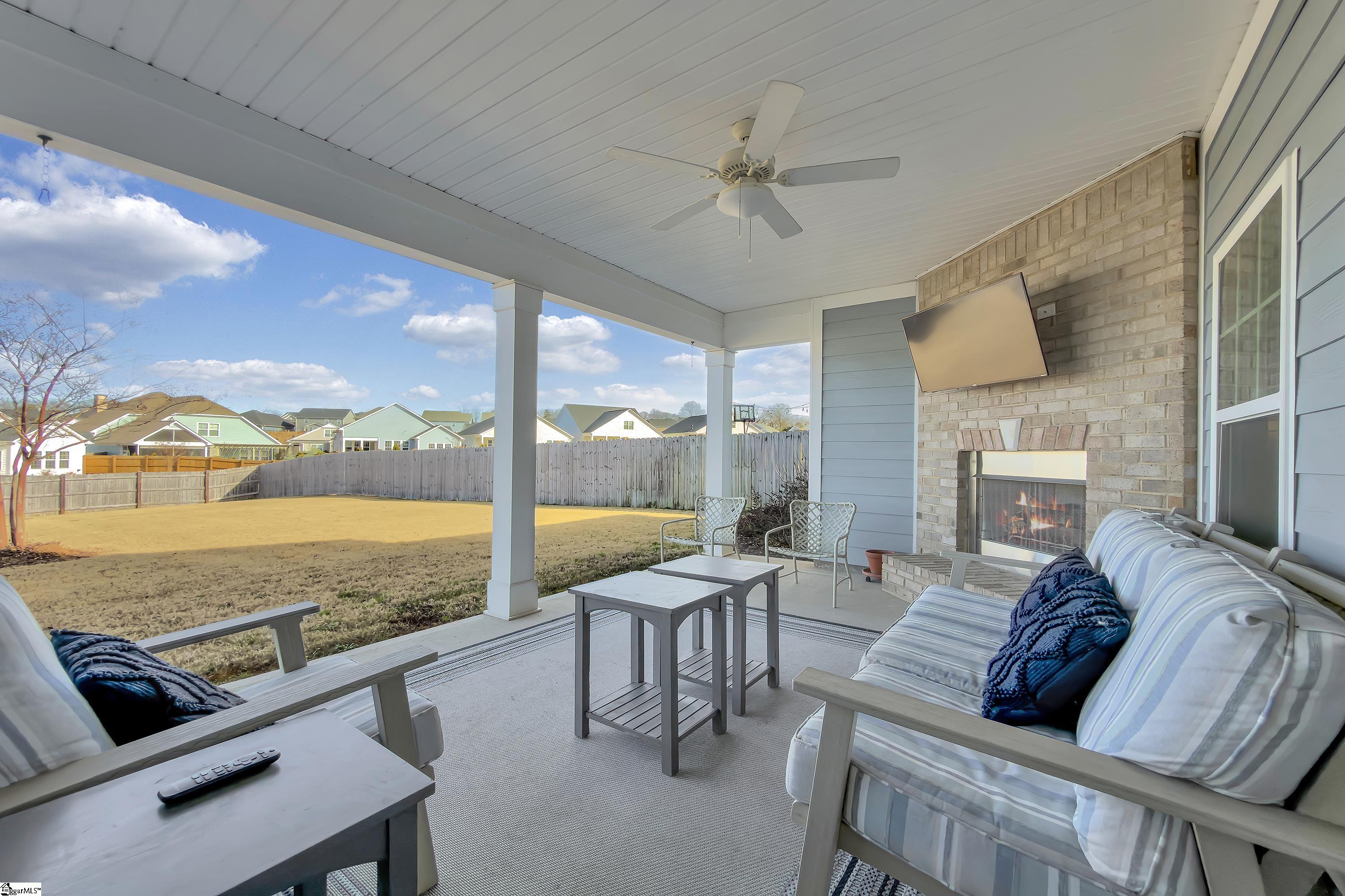412 Rubia Drive Greenville, SC 29607 - Photo 28 of 35 Gas Log Brick Fireplace