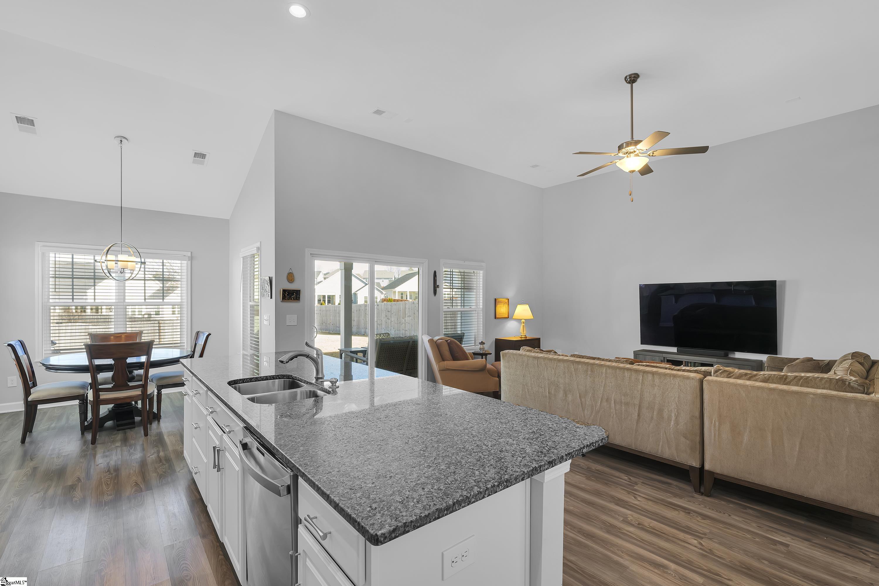 412 Rubia Drive Greenville, SC 29607 - Photo 9 of 35 Granite Counters