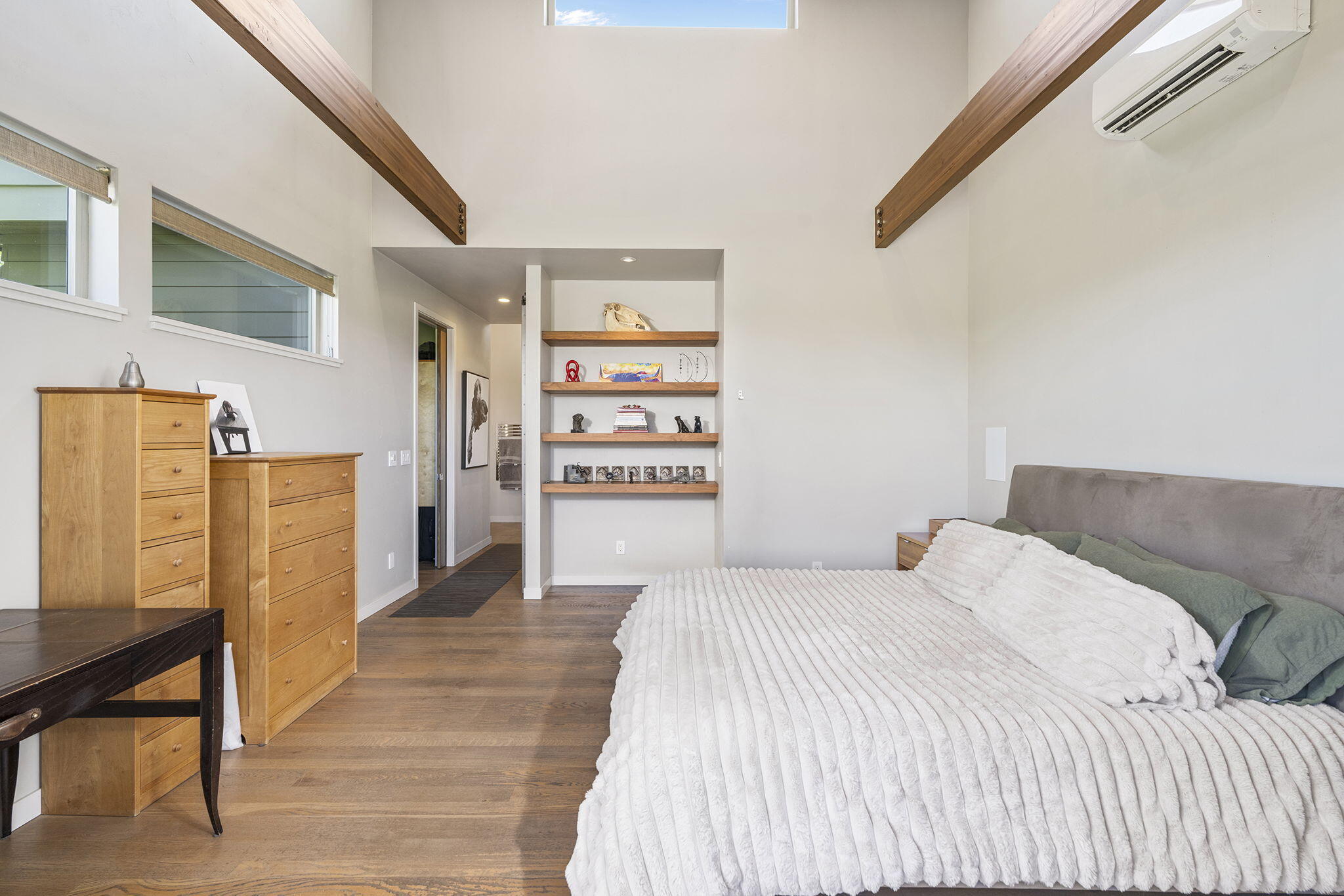 23420 Bear Creek Road Bend, OR 97701 - Photo 22 of 54 Primary Bedroom