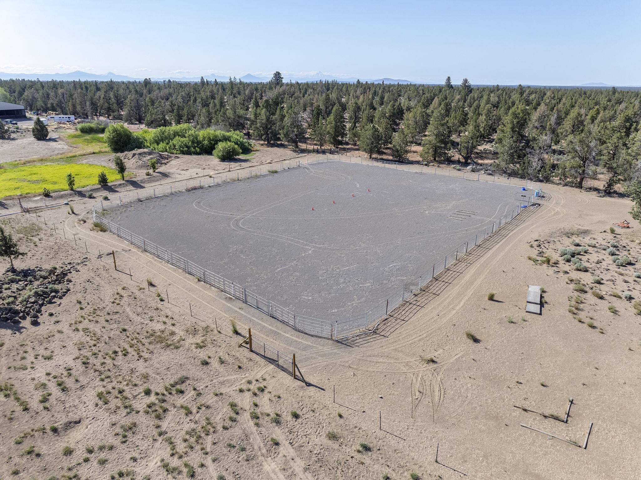 23420 Bear Creek Road Bend, OR 97701 - Photo 38 of 54 Outdoor Arena