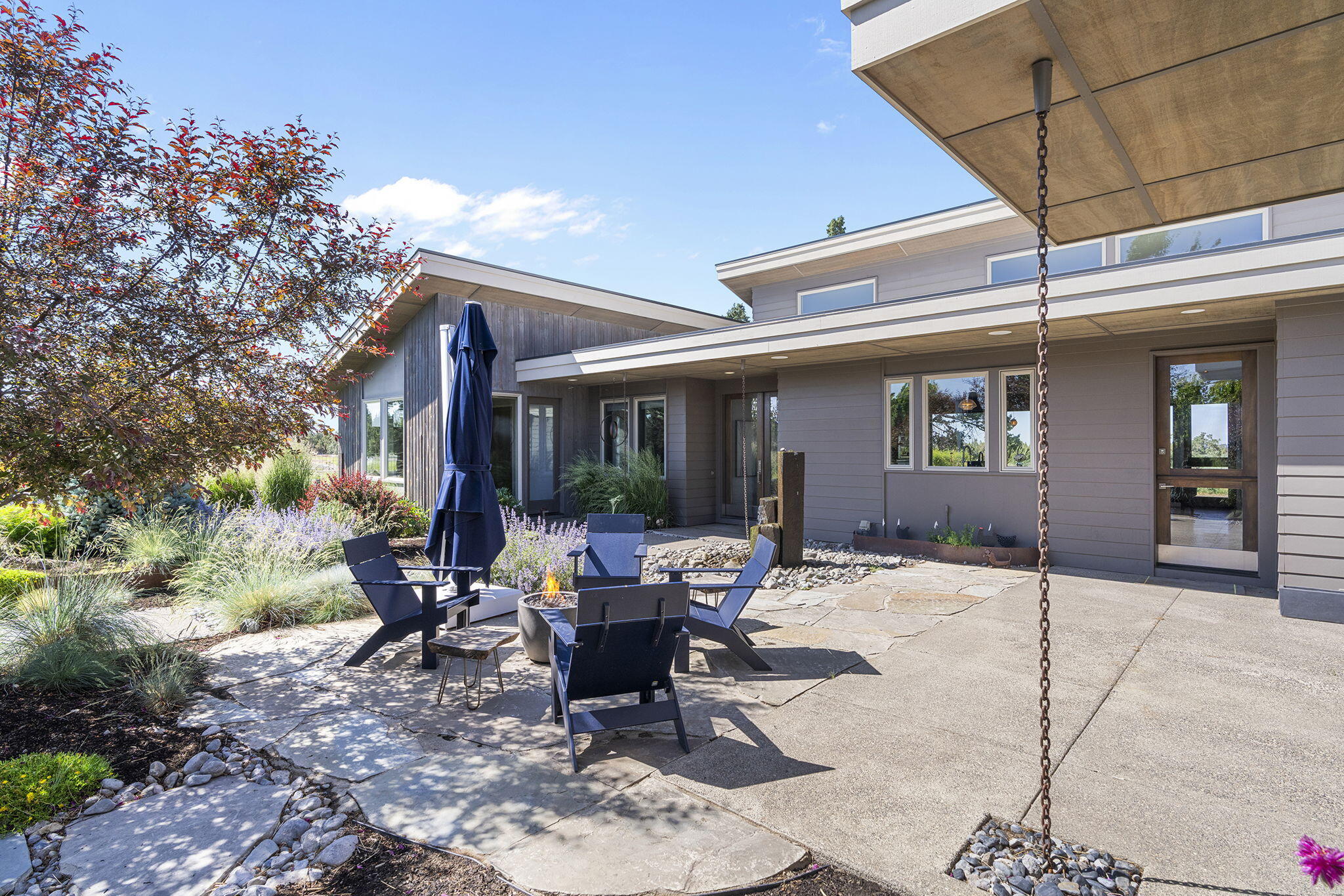 23420 Bear Creek Road Bend, OR 97701 - Photo 4 of 54 Front Courtyard