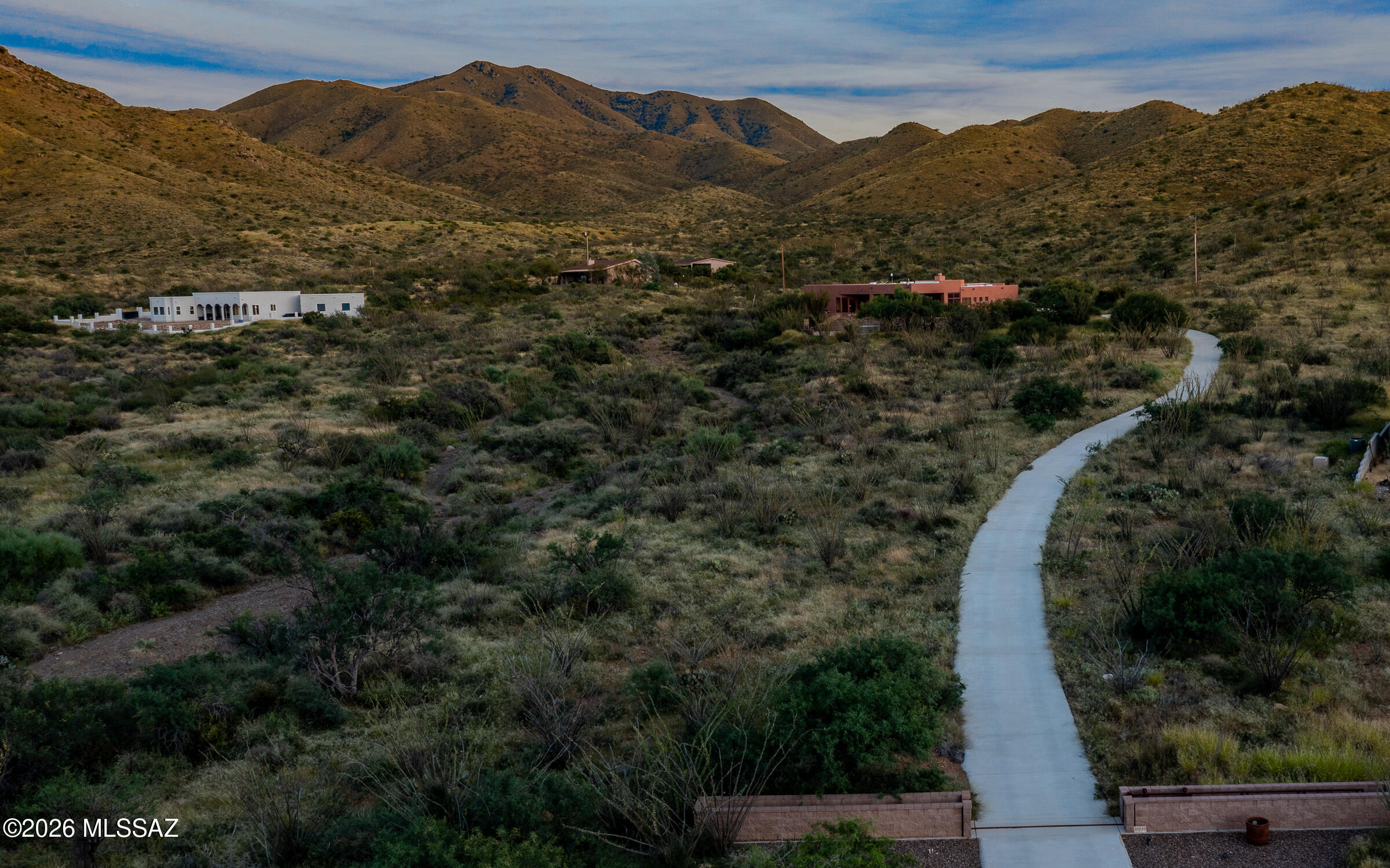 10240 East Ocotillo Rim Trail Vail, AZ 85641 - Photo 6 of 41 Private Driveway