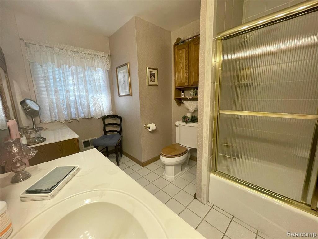 3245 Coolidge Highway Rochester Hills, MI 48309 - Photo 15 of 21