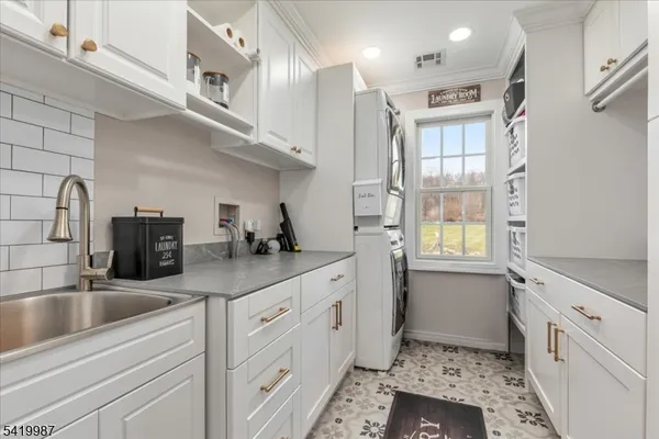$1,875,000 | 38 Still Hollow Road, Lebanon, NJ 08833