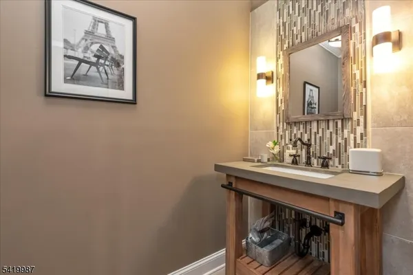 $1,875,000 | 38 Still Hollow Road, Lebanon, NJ 08833