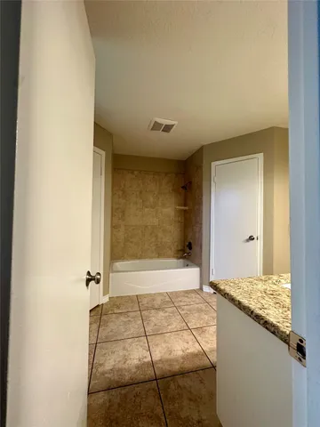 $1,995 | 1111 East Brompton Drive, Pearland, TX 77584