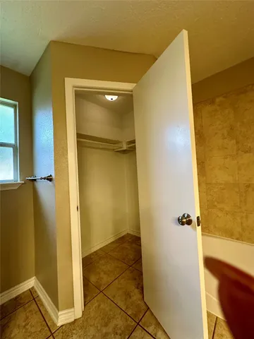 $1,995 | 1111 East Brompton Drive, Pearland, TX 77584