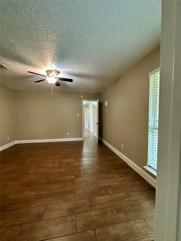 $1,995 | 1111 East Brompton Drive, Pearland, TX 77584