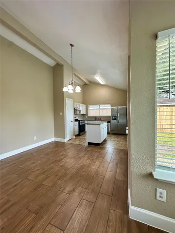 $1,995 | 1111 East Brompton Drive, Pearland, TX 77584