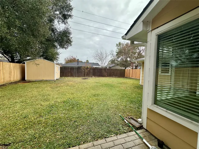 $1,995 | 1111 East Brompton Drive, Pearland, TX 77584