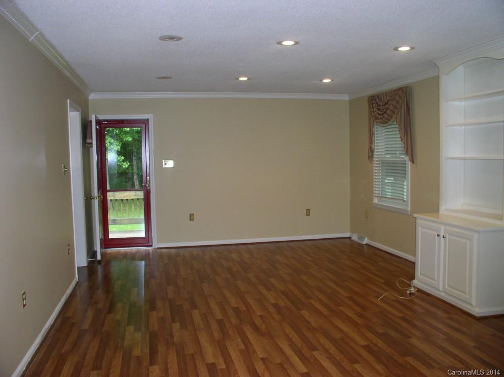 1031 Hollow Road Chester, SC 29706 - Photo 5 of 19 Gallery Image 5