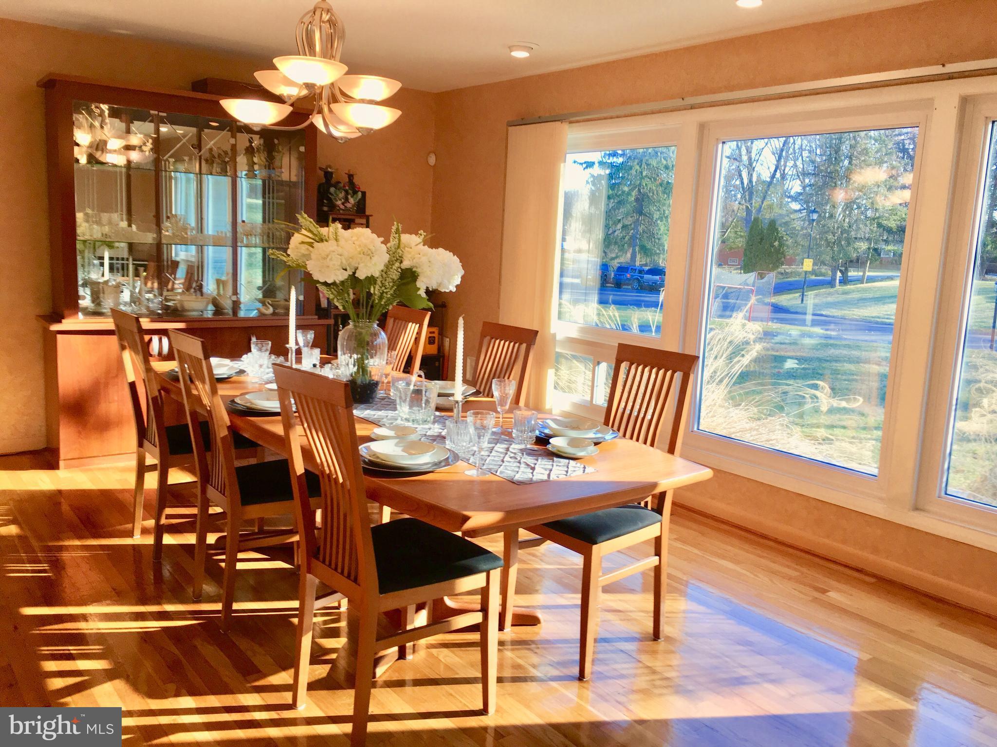 4 Eden Roc Court Baltimore, MD 21208 - Photo 2 of 22 Dining Room