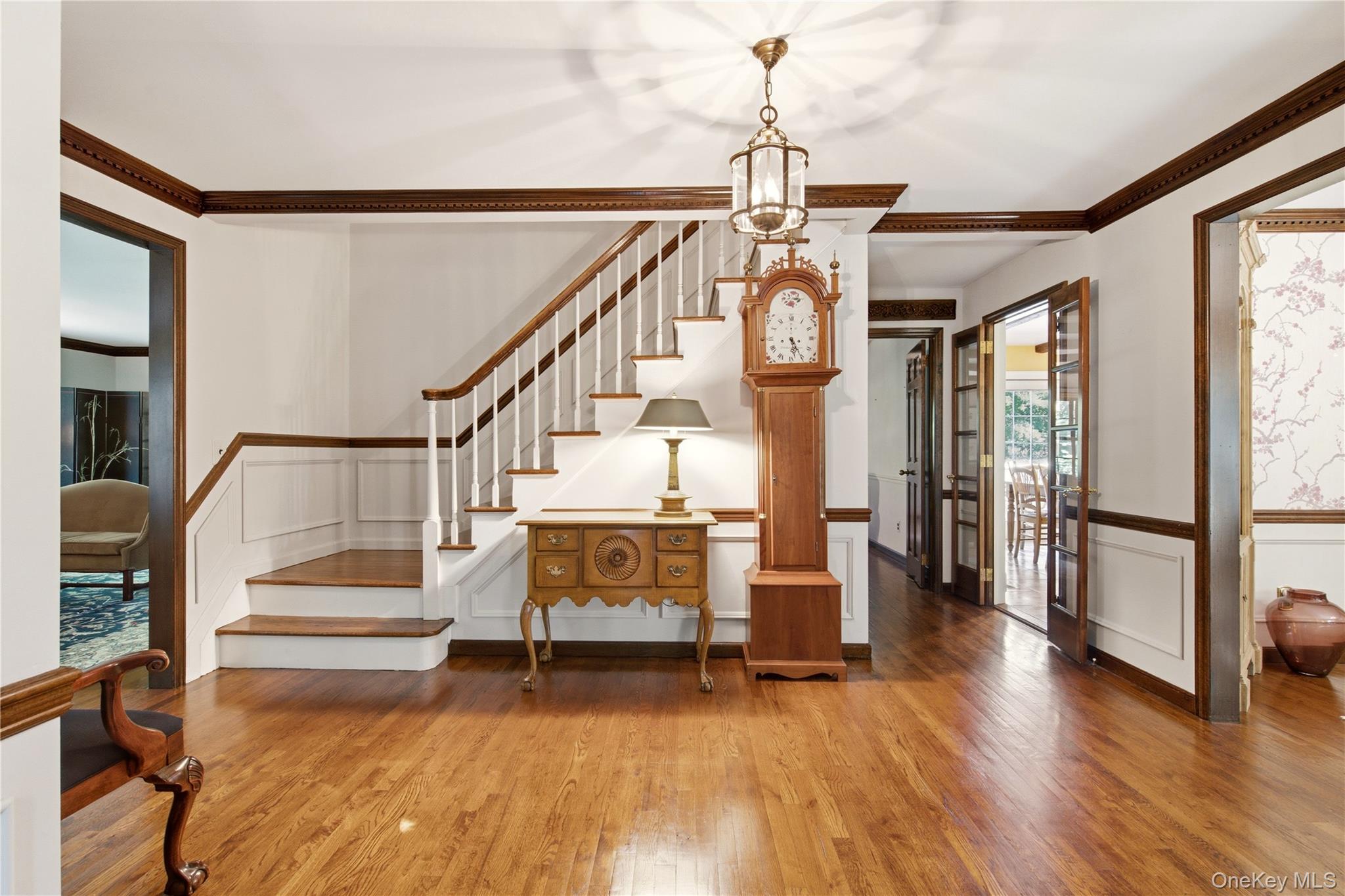 54 Snake Hill Road Cold Spring Harbor, NY 11724 - Photo 4 of 39