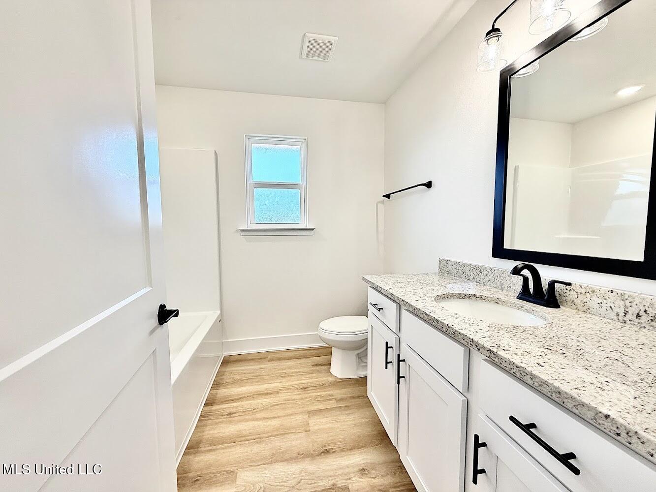 14892 Fritz Circle Gulfport, MS 39503 - Photo 14 of 35 hm 51 guest bath