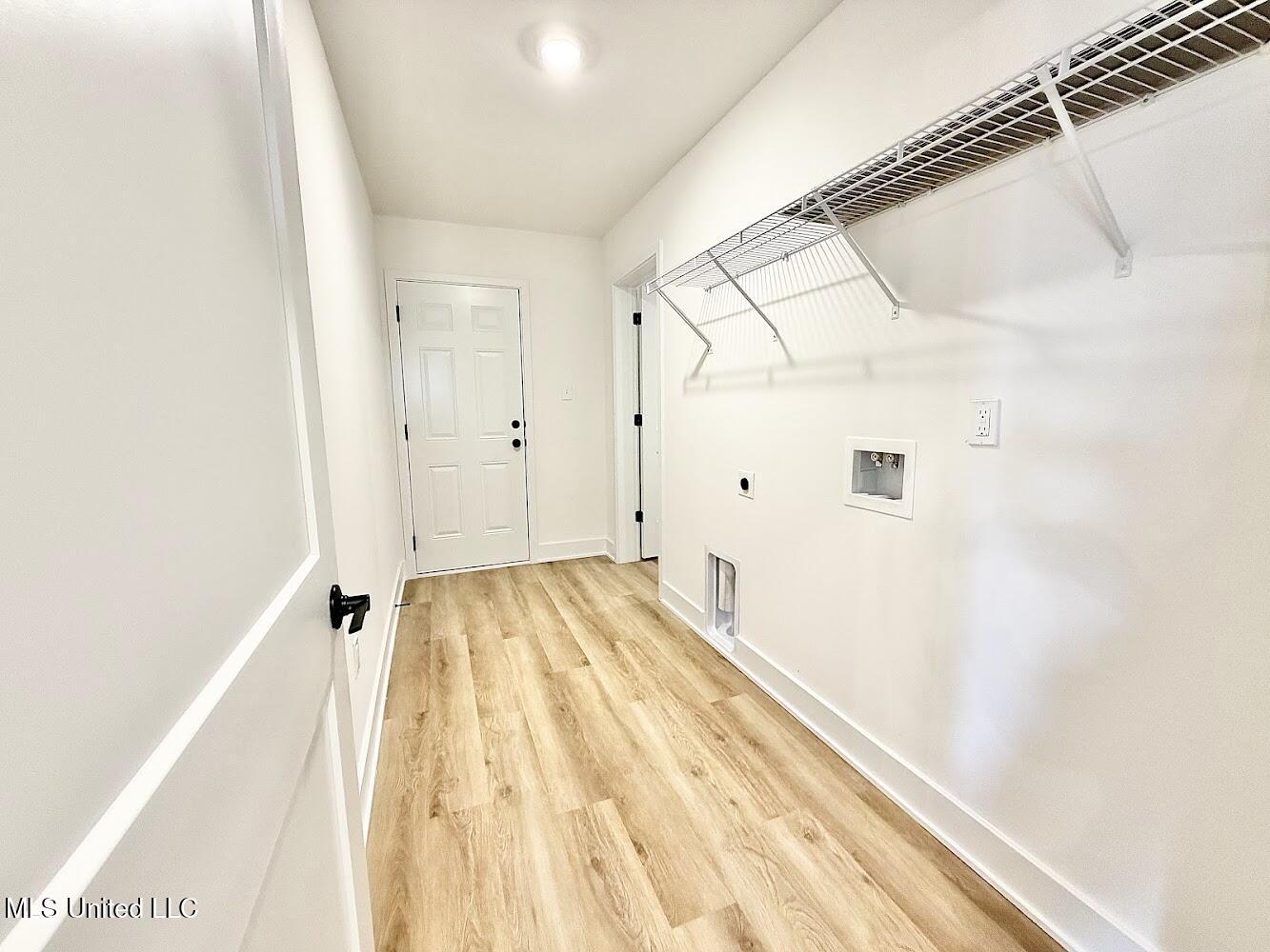 14892 Fritz Circle Gulfport, MS 39503 - Photo 16 of 35 hm 51 laundry room connected to primary