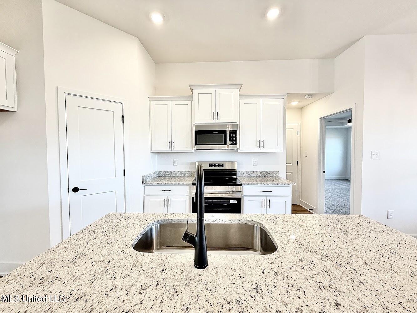 14892 Fritz Circle Gulfport, MS 39503 - Photo 4 of 35 hm 51 kitchen 6