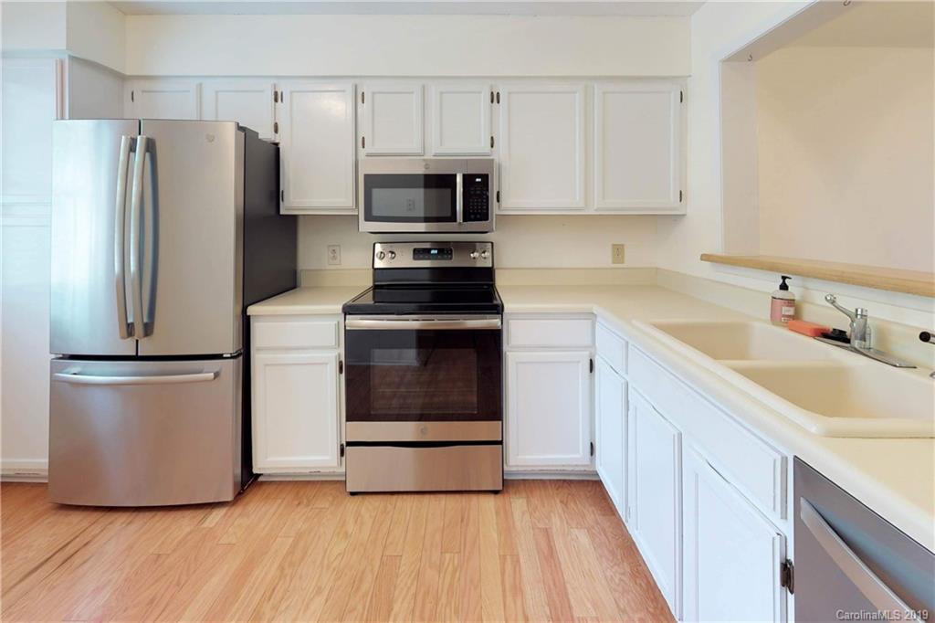 6036 Heath Valley Road Charlotte, NC 28210 - Photo 3 of 15 Gallery Image 3