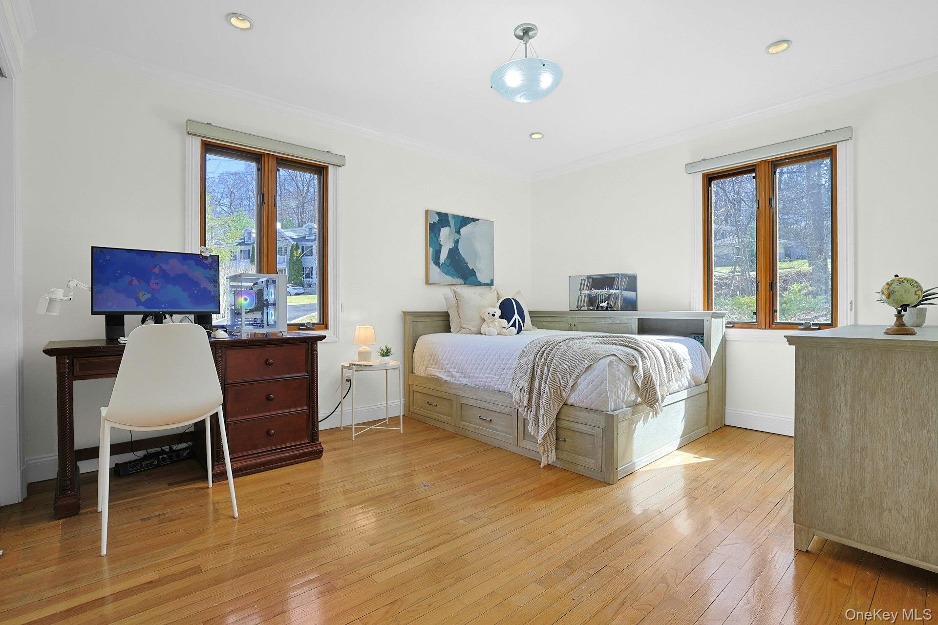 45 Sprain Valley Road Scarsdale, NY 10583 - Photo 14 of 26 Second of two additional main-level bedrooms featuring two exposures and two outfitted closet.