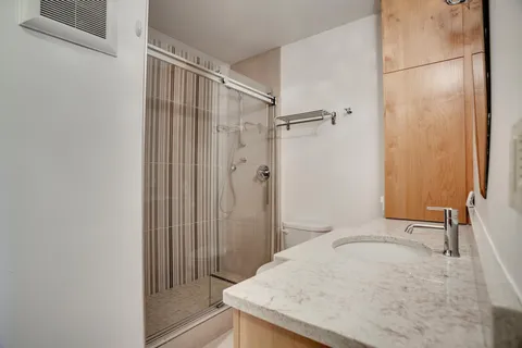 $160,000 | 1225 Lasalle Avenue, Unit 1704, Minneapolis, MN 55403