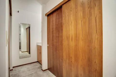 $160,000 | 1225 Lasalle Avenue, Unit 1704, Minneapolis, MN 55403