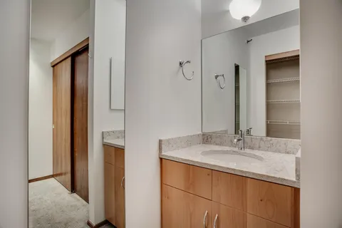 $160,000 | 1225 Lasalle Avenue, Unit 1704, Minneapolis, MN 55403