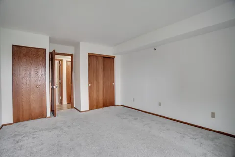 $160,000 | 1225 Lasalle Avenue, Unit 1704, Minneapolis, MN 55403