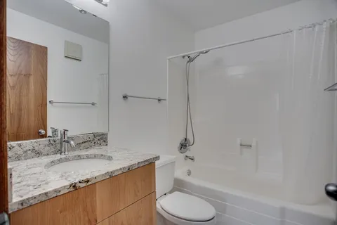 $160,000 | 1225 Lasalle Avenue, Unit 1704, Minneapolis, MN 55403