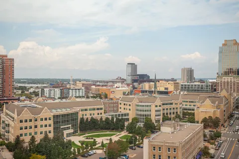 $160,000 | 1225 Lasalle Avenue, Unit 1704, Minneapolis, MN 55403