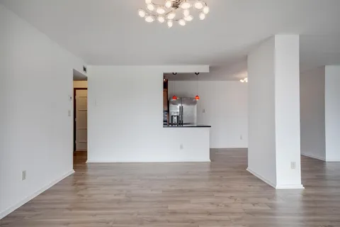 $160,000 | 1225 Lasalle Avenue, Unit 1704, Minneapolis, MN 55403